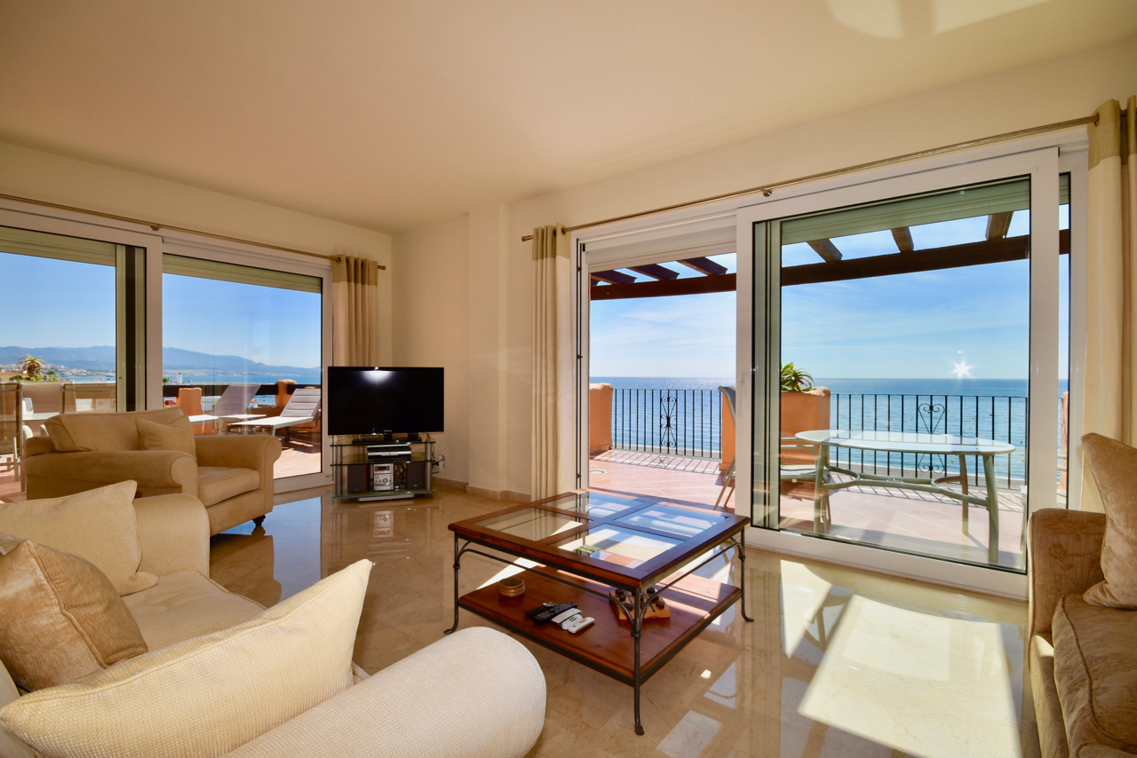 Penthouse de luxe en première ligne de mer à Los Granados - La Duquesa!