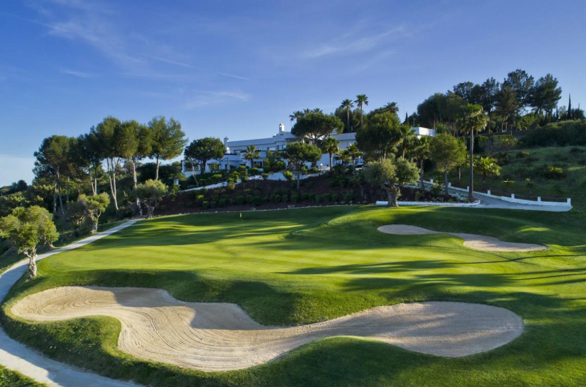 Townhouses on the frontline of Estepona Golf - Costa del Sol