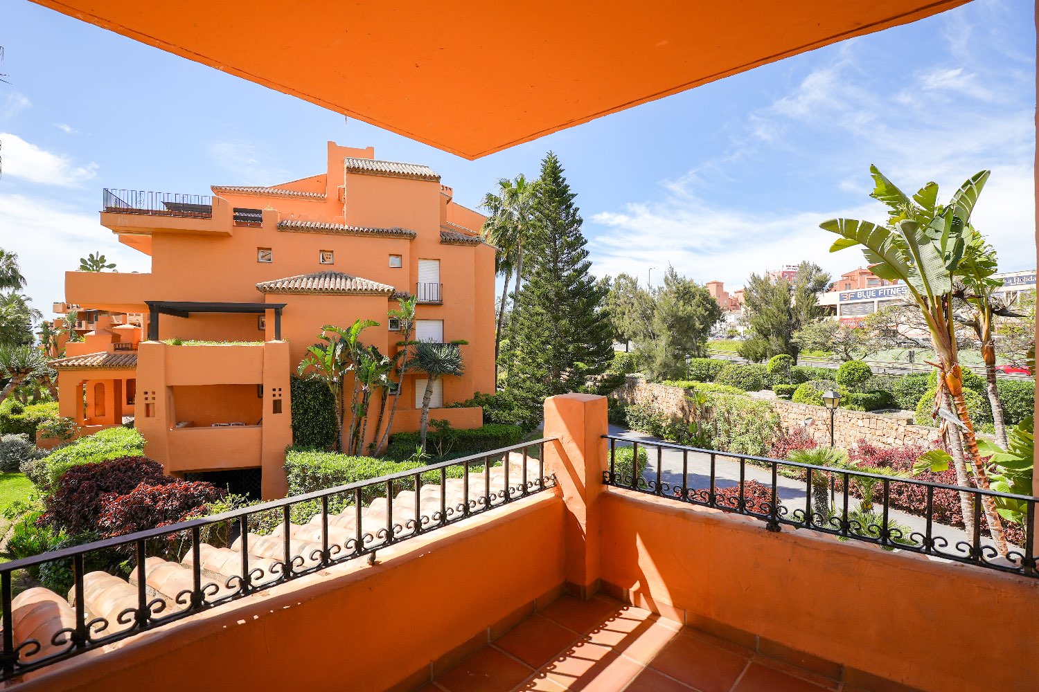 Потрясающая угловая квартира в Лос Гранадос де ла Дукеса - Манильва - Малага - Коста дель Соль