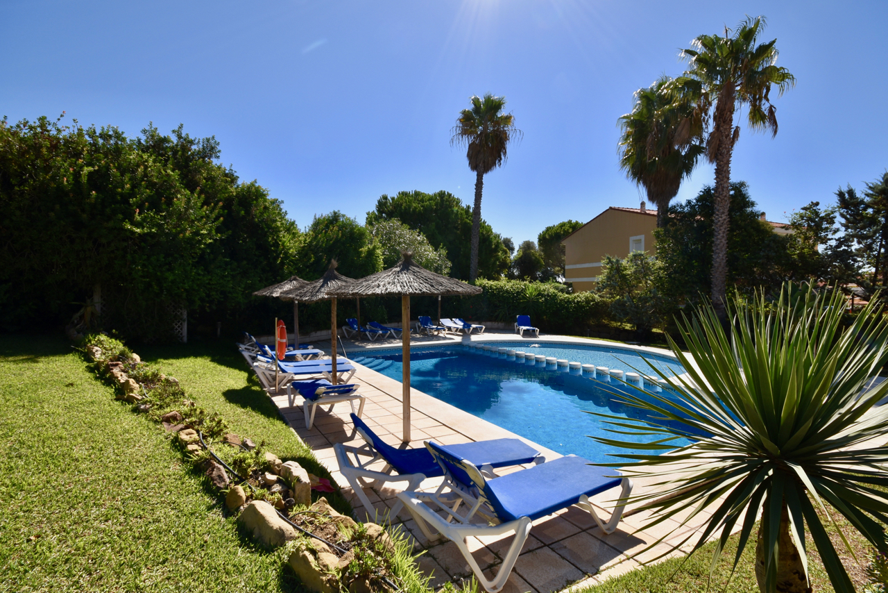 Lovely townhouse with 3 bedrooms at Duquesa Golf