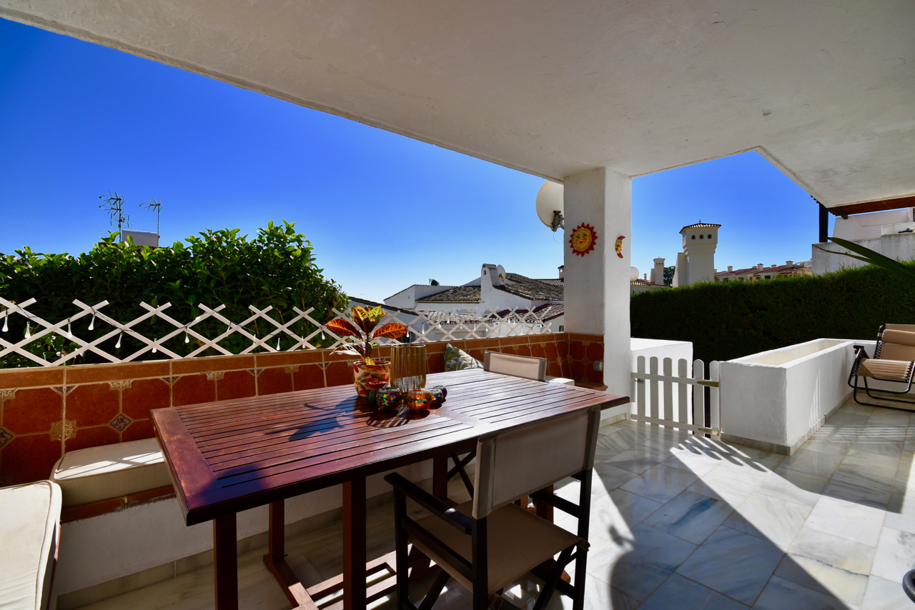 Stylish ground floor apartment recently refurbished close to the Marina de la Duquesa