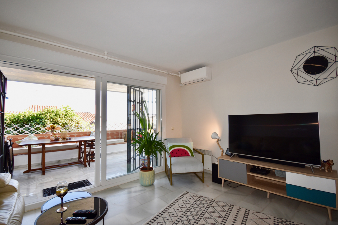 Stylish ground floor apartment recently refurbished close to the Marina de la Duquesa