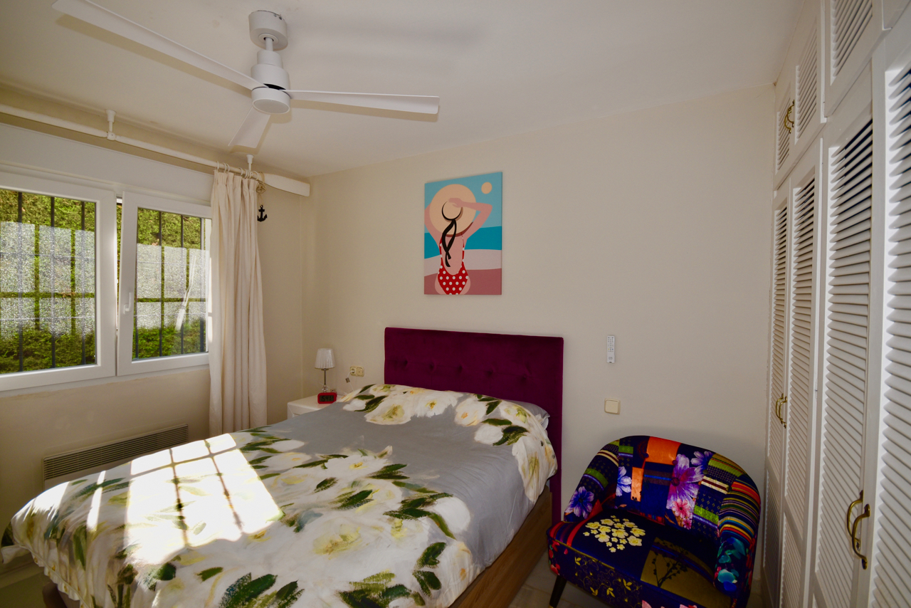 Stylish ground floor apartment recently refurbished close to the Marina de la Duquesa