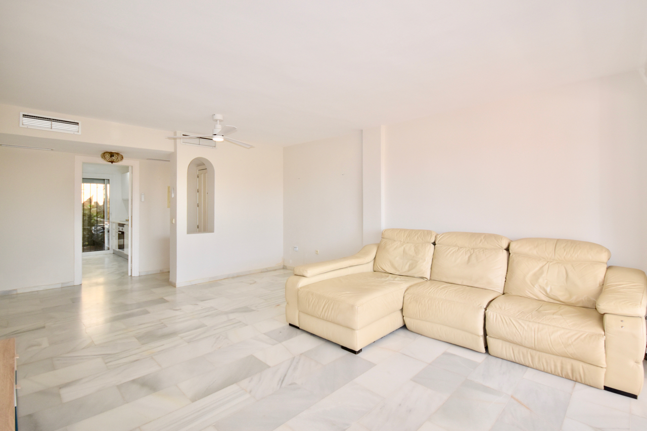Stylish ground floor apartment recently refurbished close to the Marina de la Duquesa