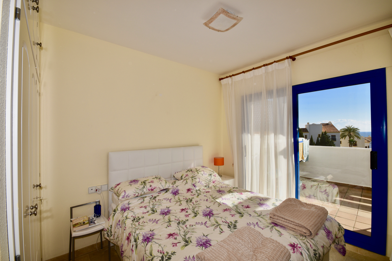 Moderne und gepflegte Wohnung mit Meerblick in Duquesa Suites