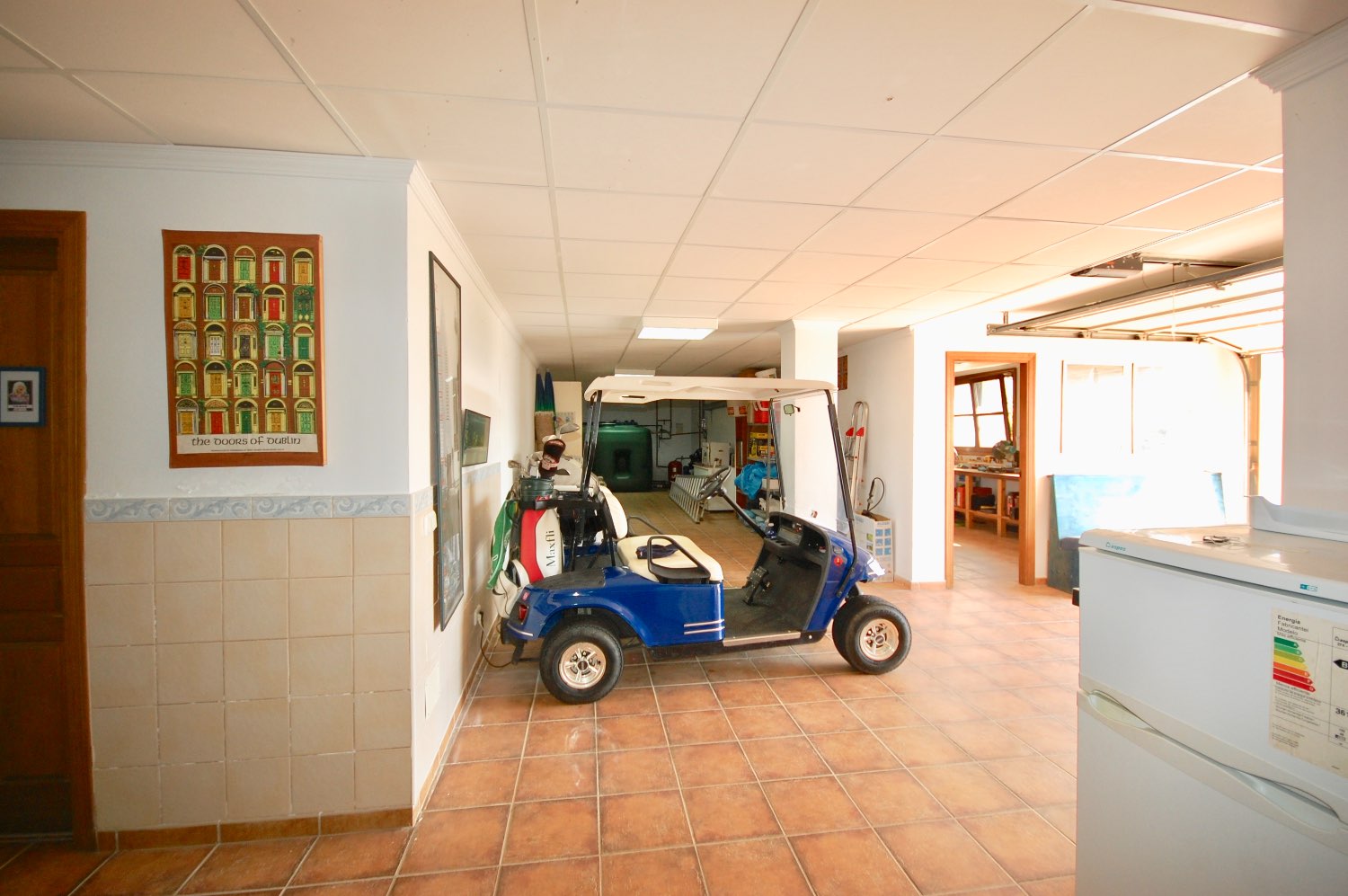 Villa de lujo con vistas al puerto deportivo, al campo de golf y al mar!