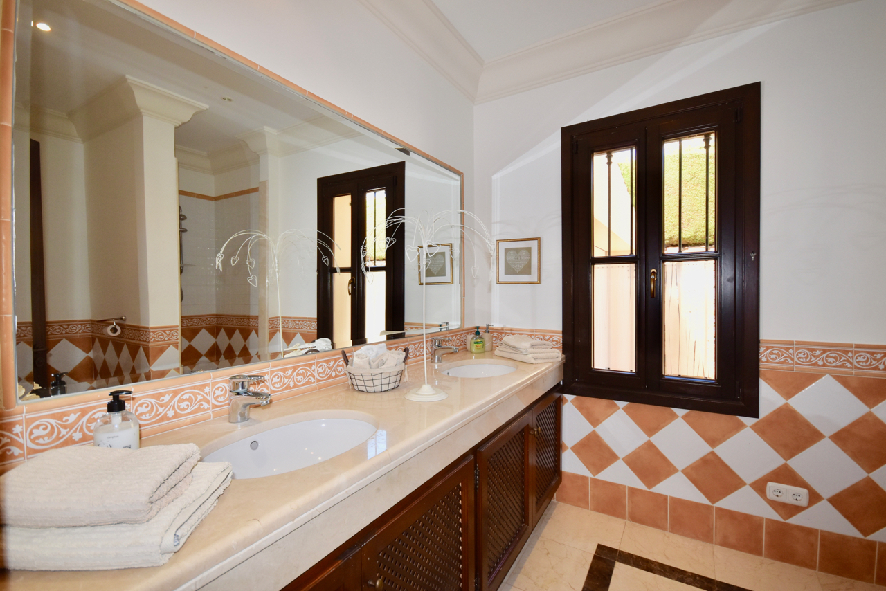 Villa myynnissä La Duquesa (Manilva)