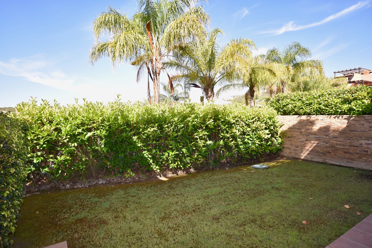 Ground floor apartment with private garden in Casares Golf