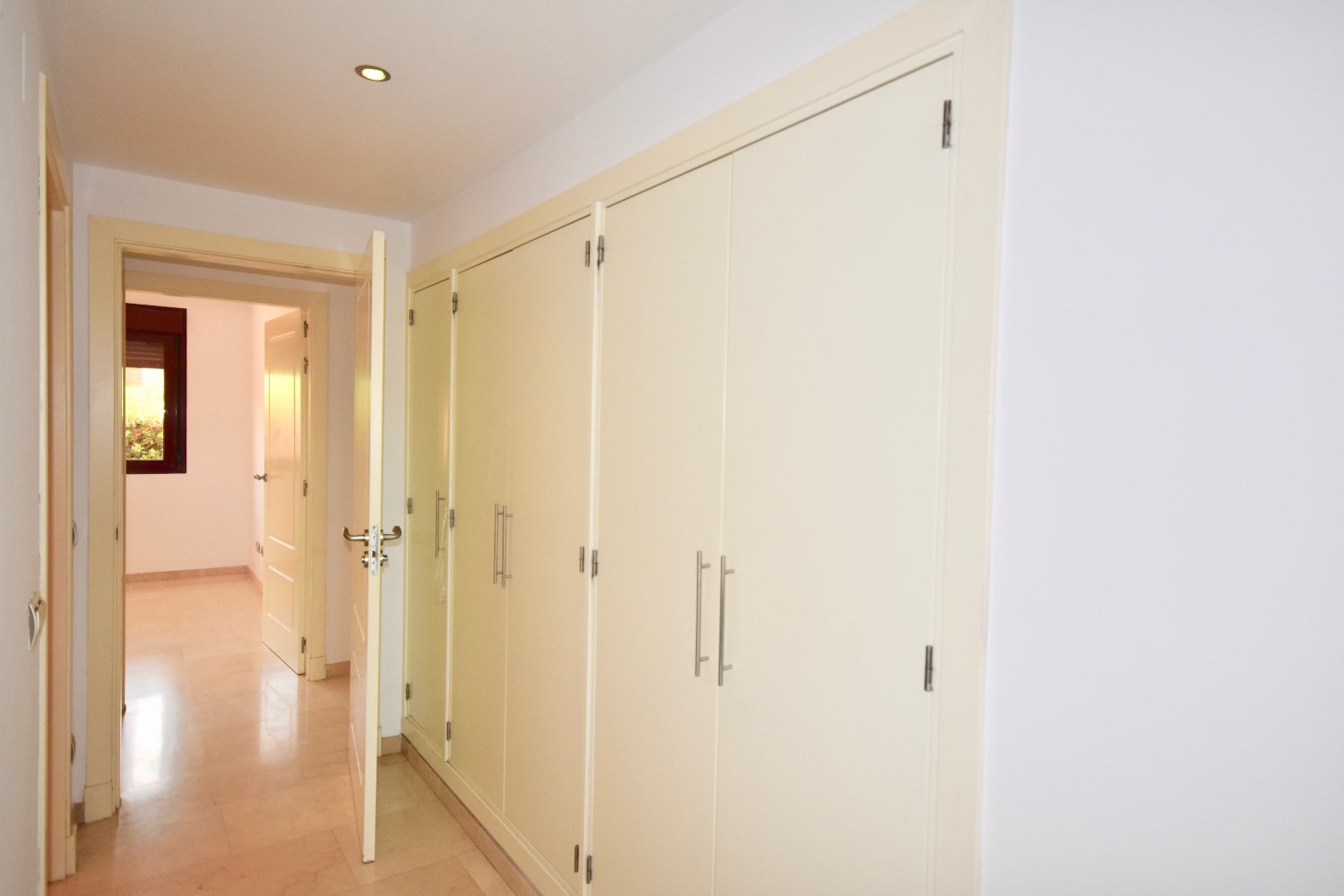 Ground floor apartment with private garden in Casares Golf