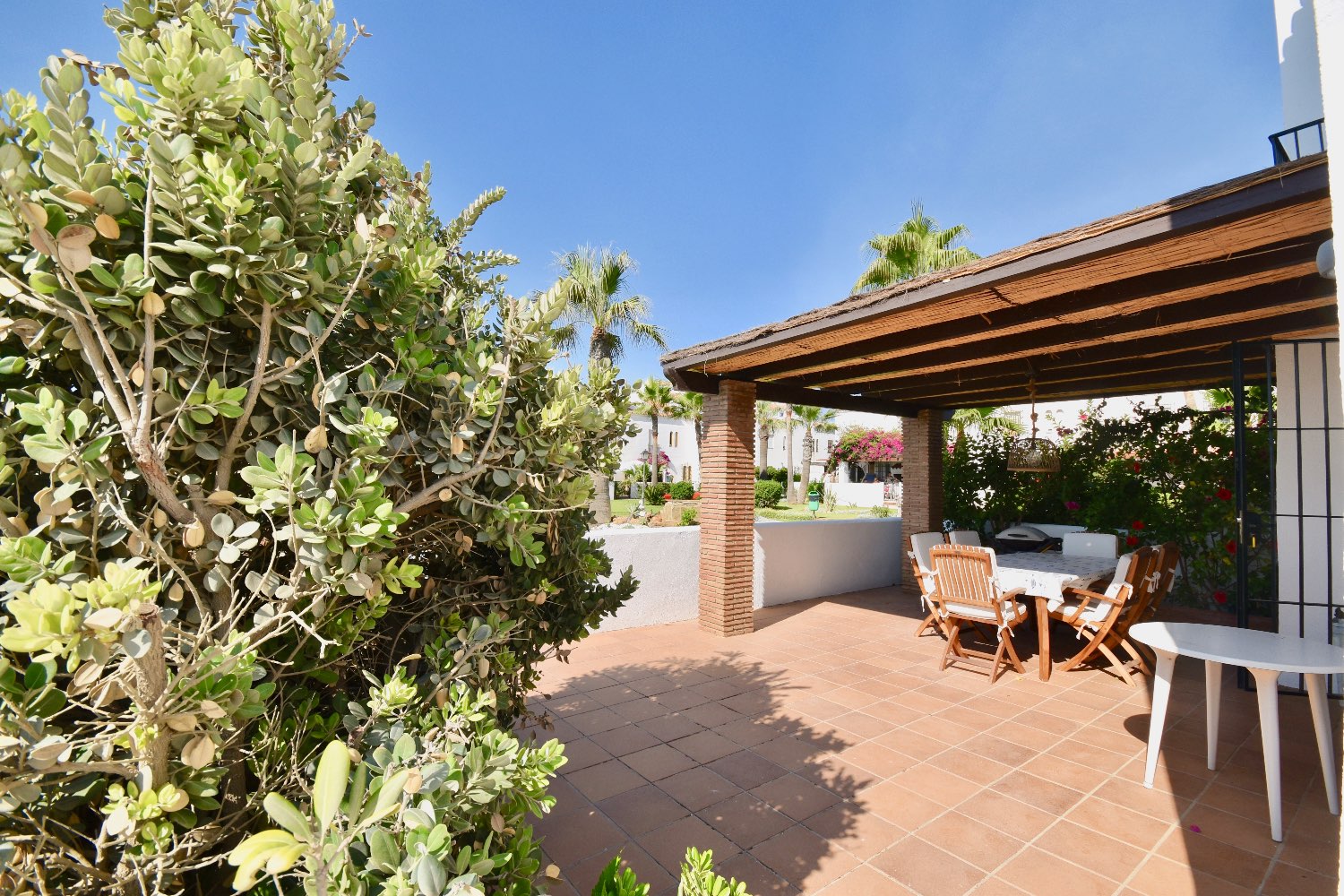 Corner townhouse on the beachfront, Casares Costa