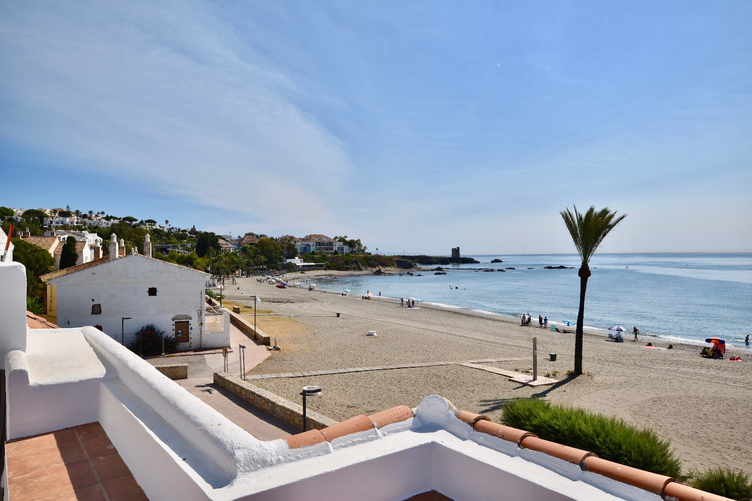 Corner townhouse on the beachfront, Casares Costa