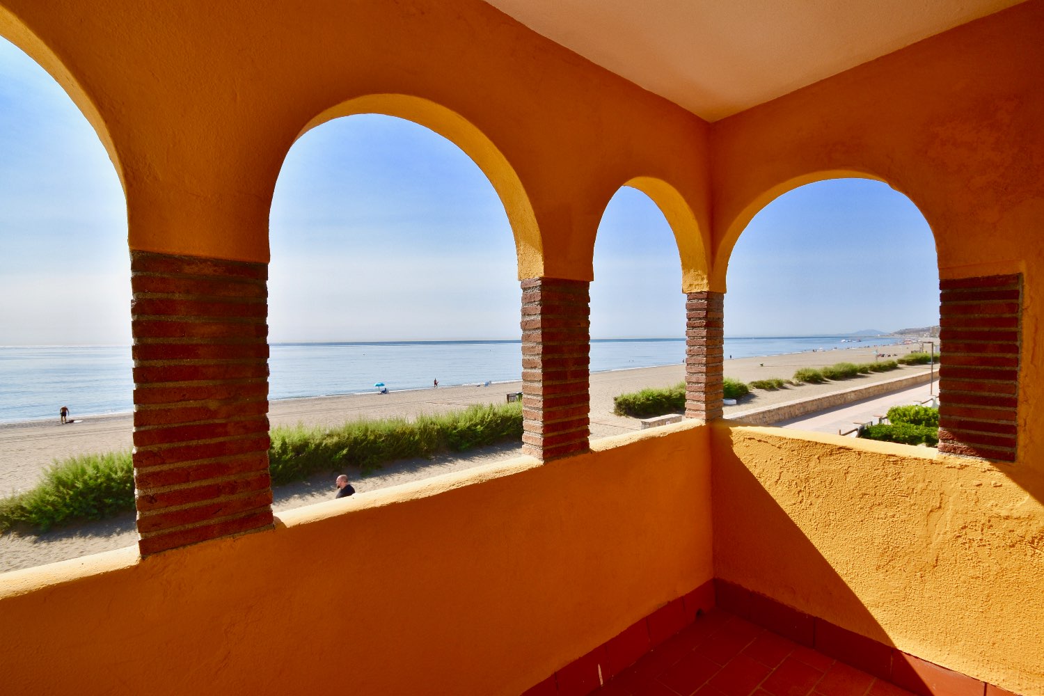 Corner townhouse on the beachfront, Casares Costa