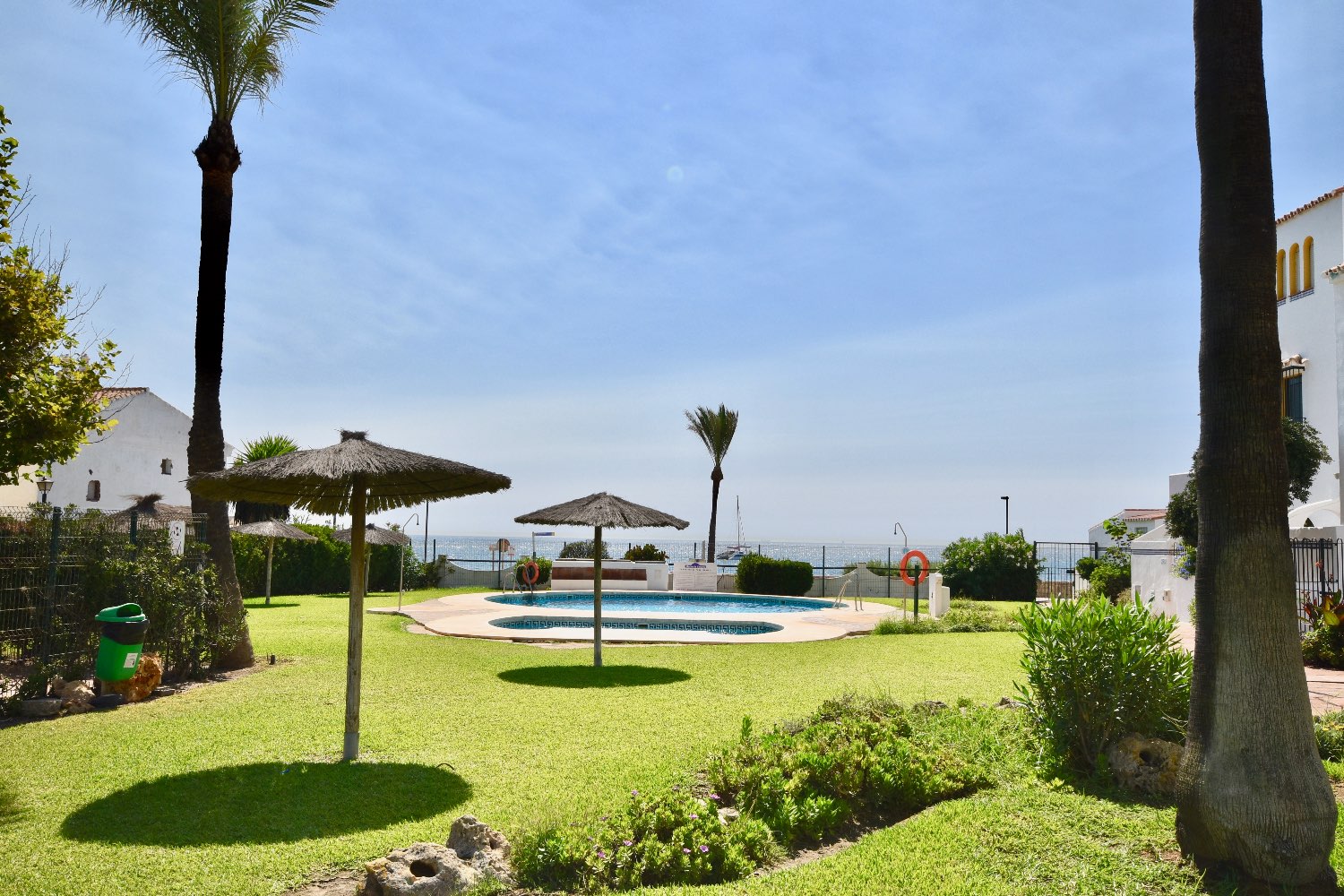 Residenza d'angolo sul lungomare, Casares Costa