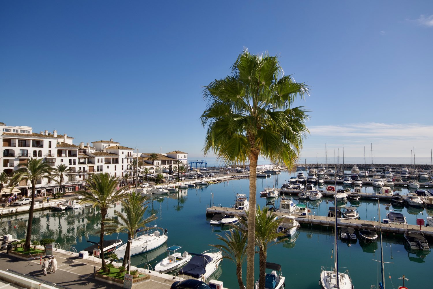 Duplex penthouse for sale on the 1st line of Puerto de la Duquesa - Manilva - Málaga - Costa del Sol