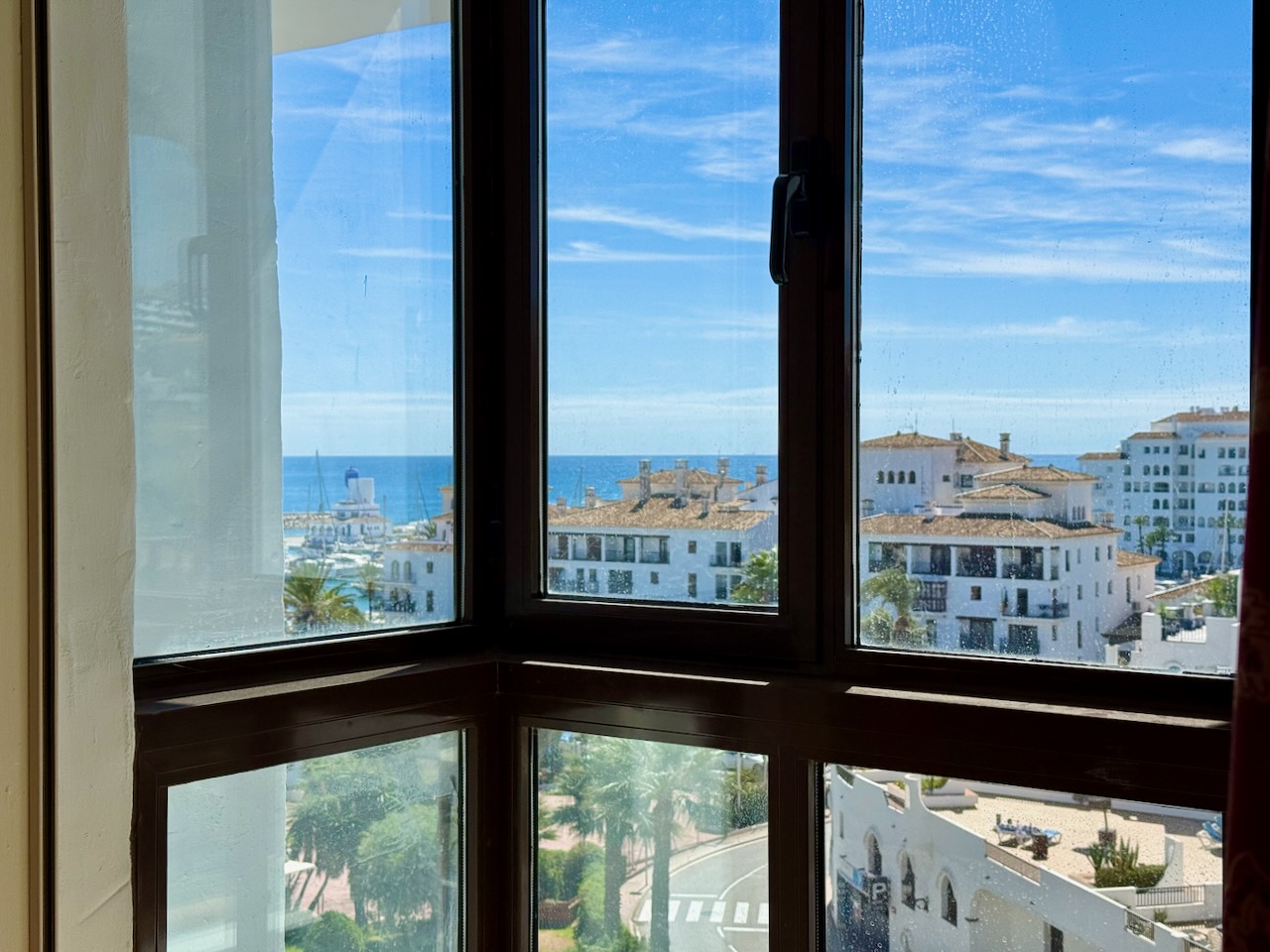 Квартира на продаж в Puerto de la Duquesa (Manilva)