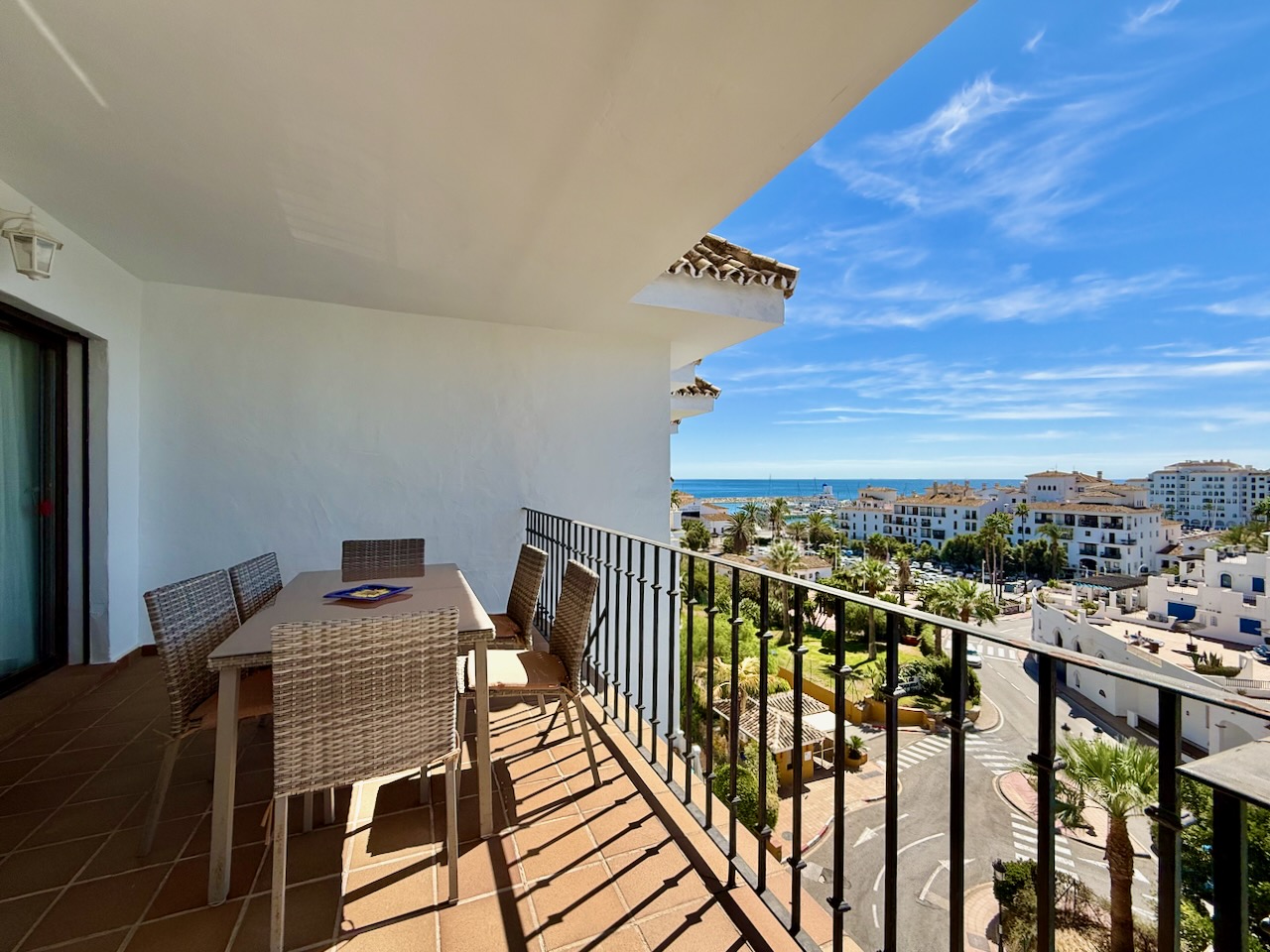 Квартира на продаж в Puerto de la Duquesa (Manilva)