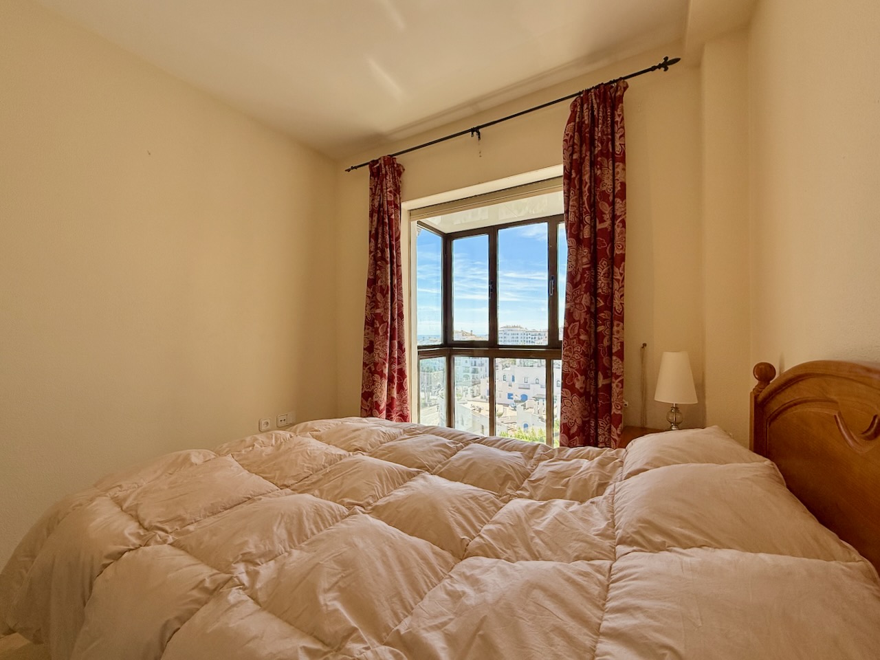 Квартира на продаж в Puerto de la Duquesa (Manilva)